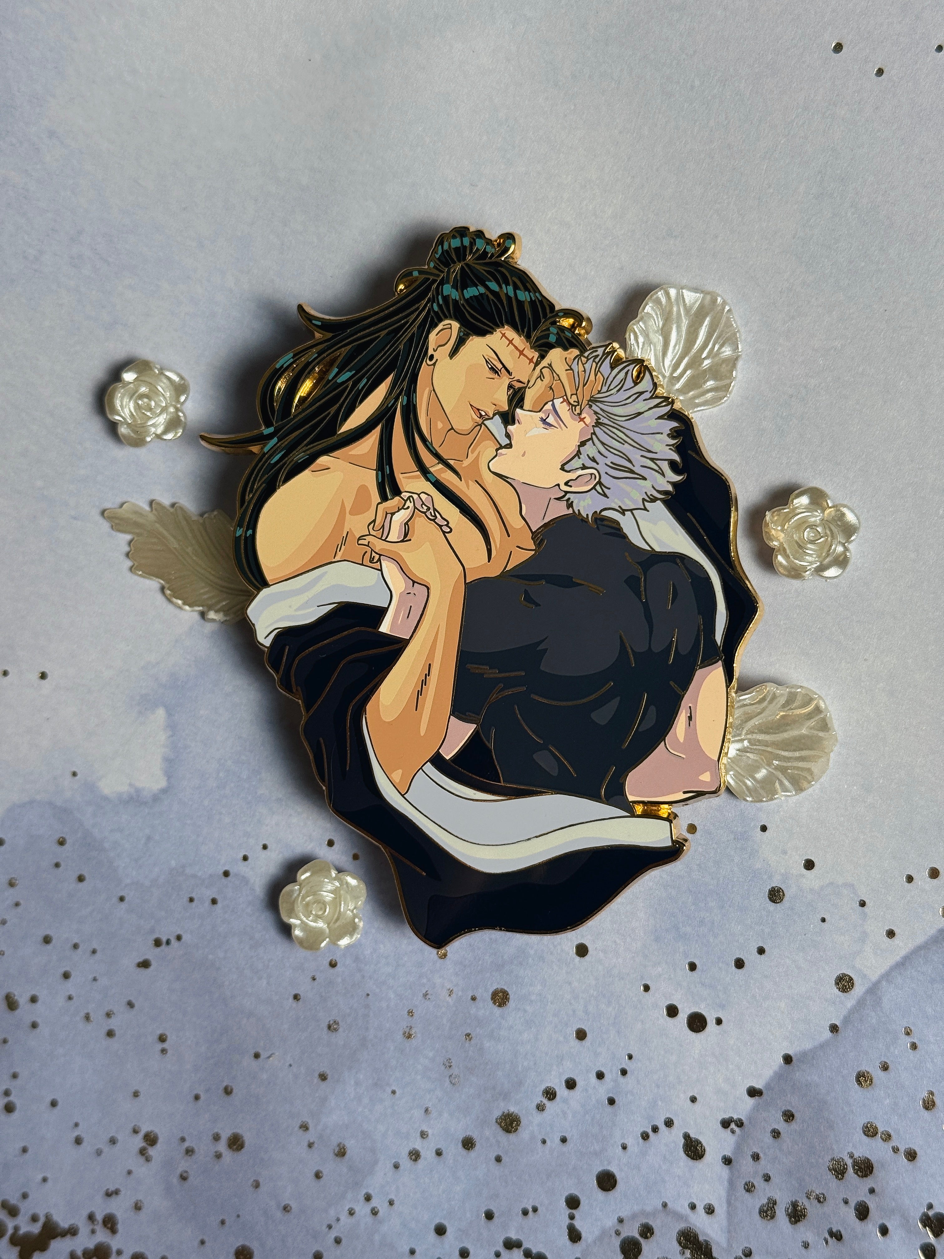 IN HAND: club pin extras