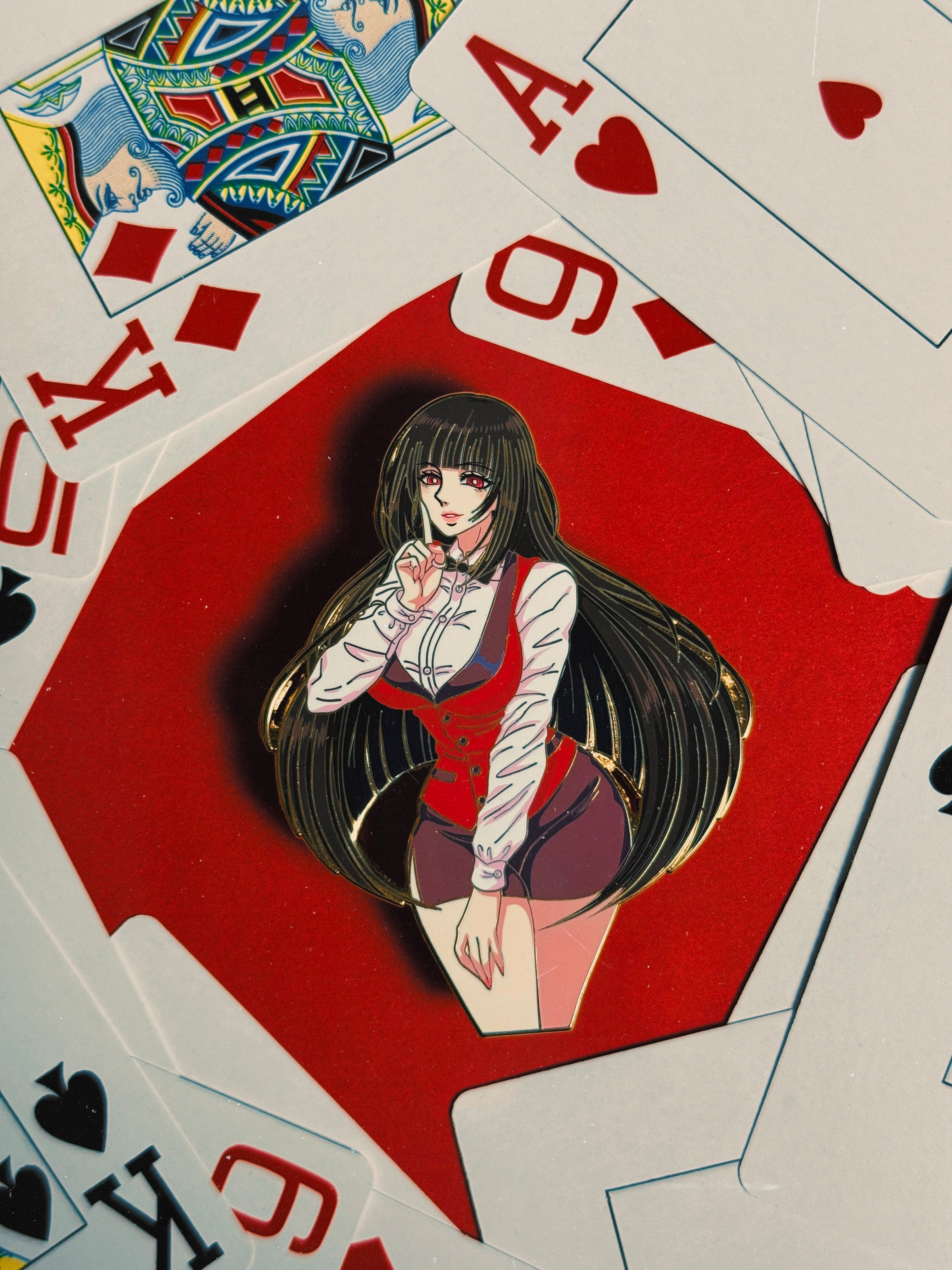 IN HAND: gambling queen