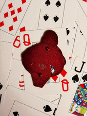 IN HAND: gambling queen