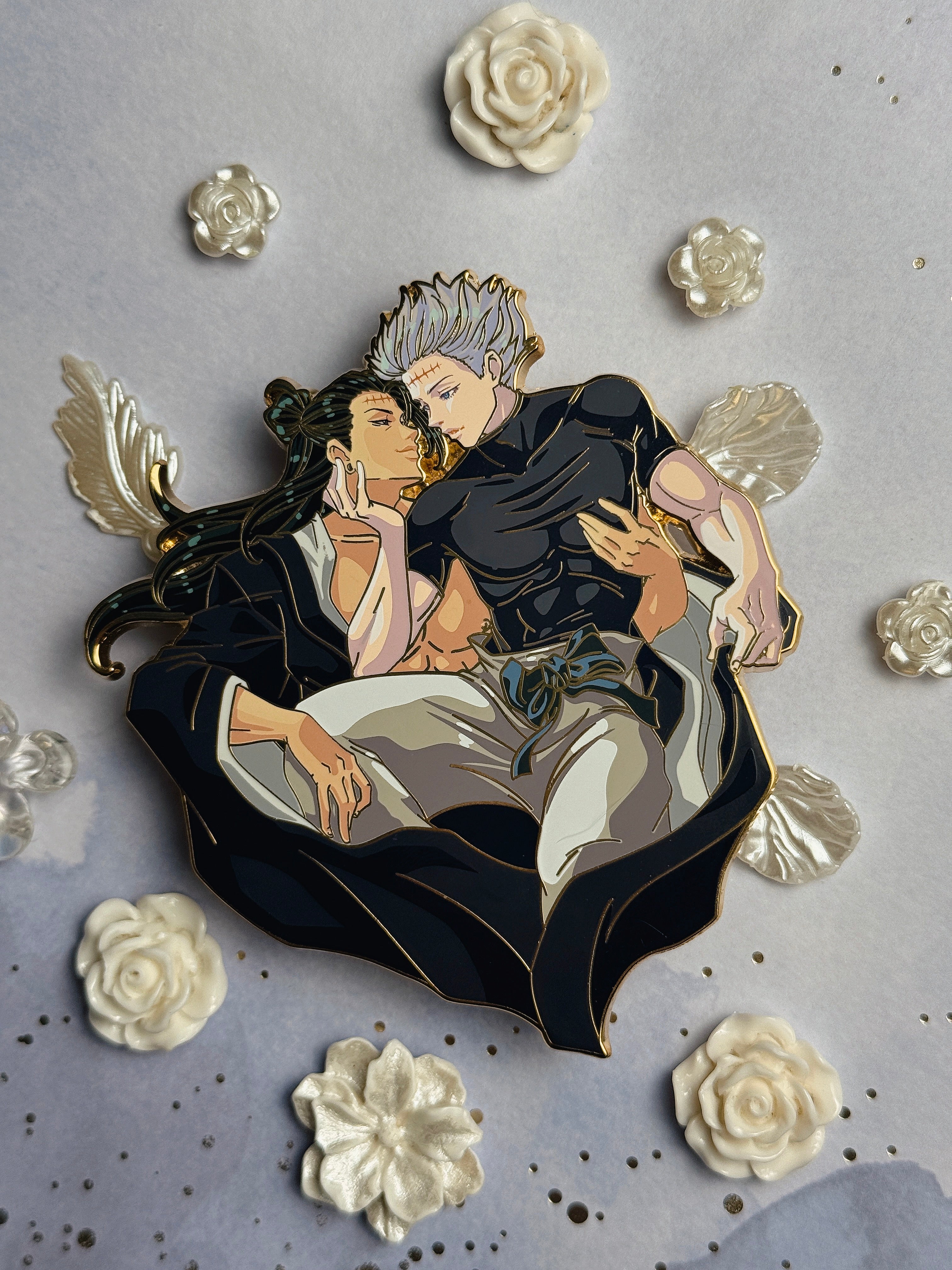 IN HAND: club pin extras