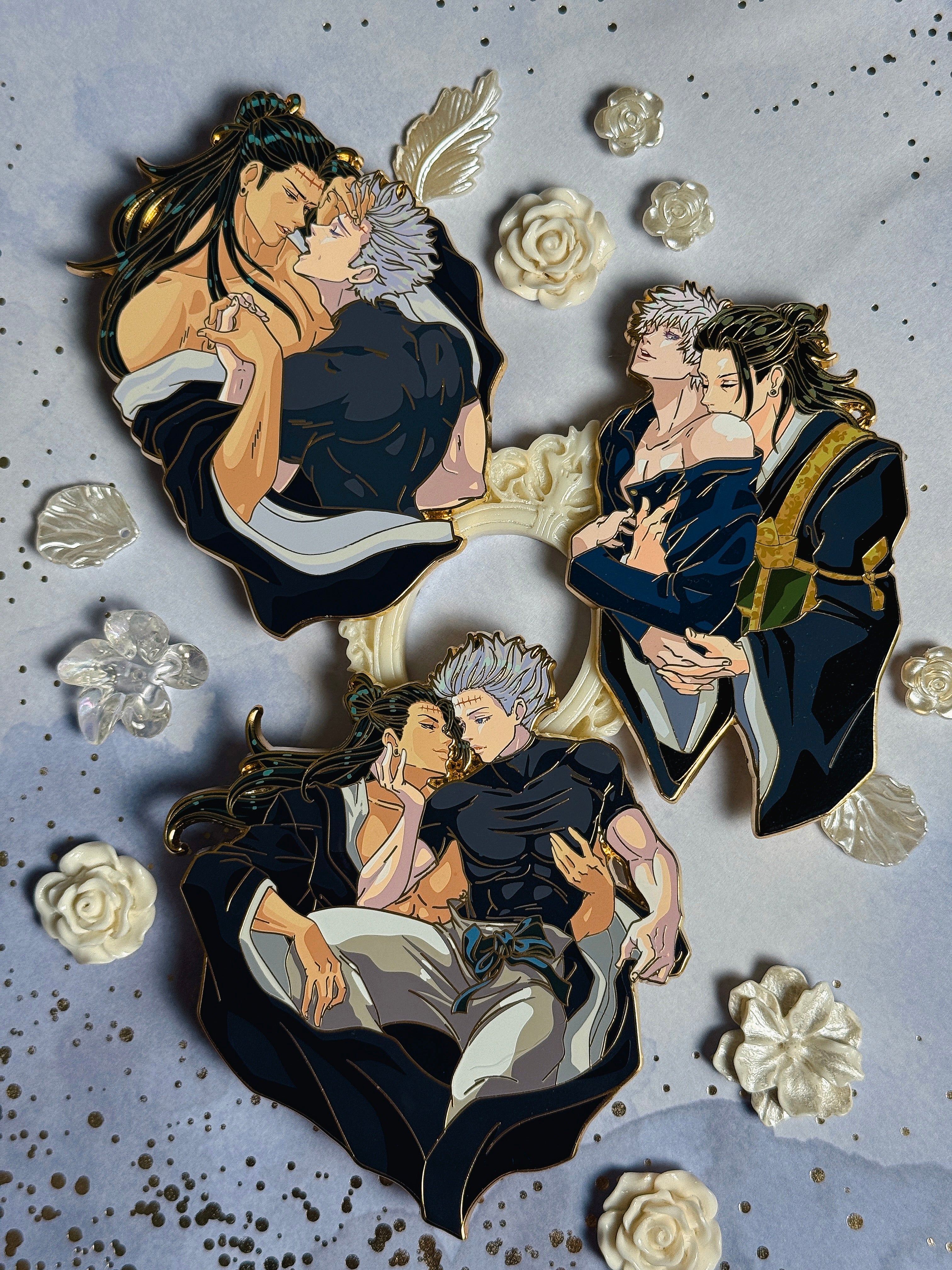 IN HAND: club pin extras